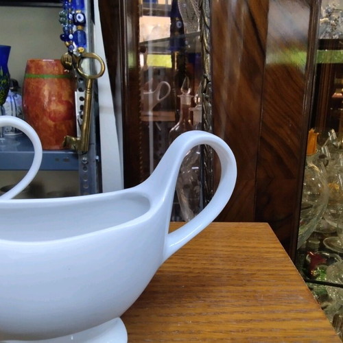 Porcelain gravy boat set GISA Hotel Porcelain like new, 2 pieces