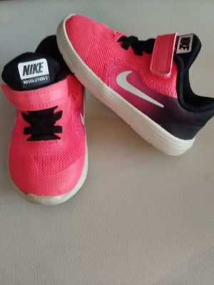 Nike athletic shoes size 22 like new