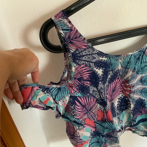 Crop top Minkpink like new, size Small, multi colour