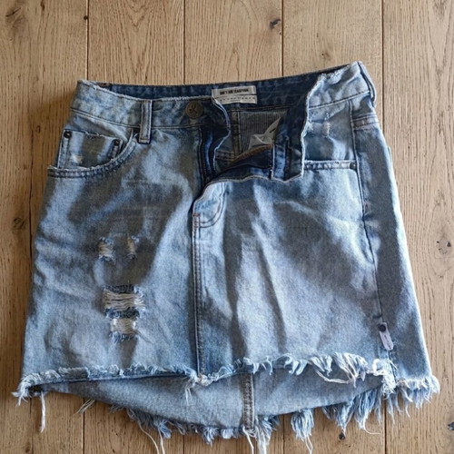 One Teaspoon denim mini skirt new, size S, white and blue