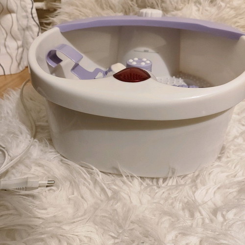 Sanitas spa foot bath like new with 3 attachments and 3 functions