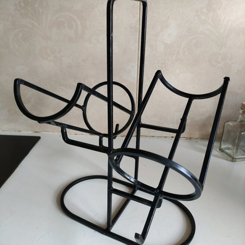 Wine metallic holder used