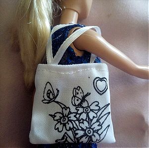 Ασπρόμαυρη υφασμάτινη τσάντα για κούκλα