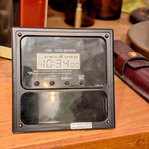 Seiko Quartz vintage 1980s used matte gold and chrome pyramid alarm clock
