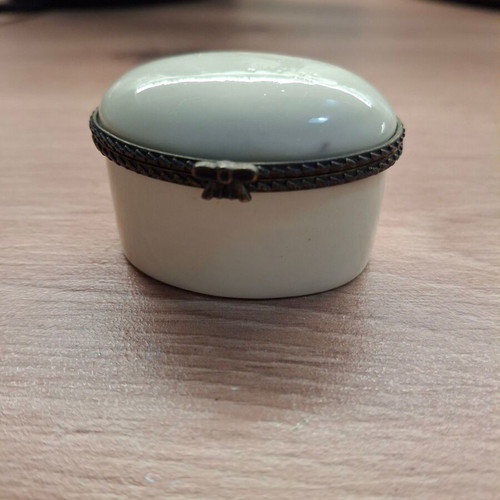 Vintage jewelry box like new