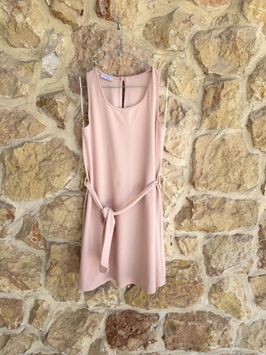 Sleeveless women's dress nude, like new, size M/L