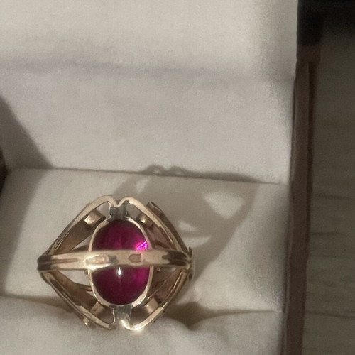 Gold ring 583 14K used, red stone