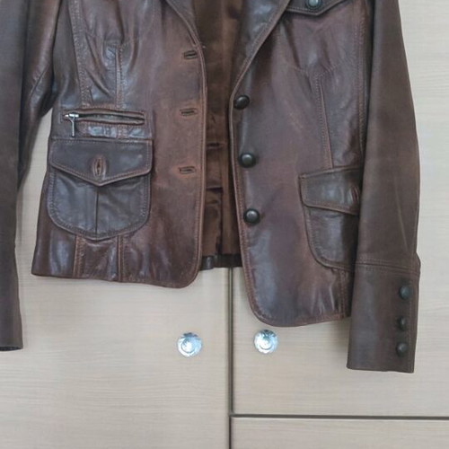 Vintage brown leather jacket like new, size Medium