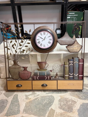 Decorative wall clock frame like new