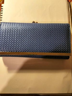 Women's wallet like new, blue woven design