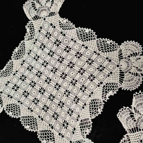 Handmade embroidery set of 4 pieces with crochet used