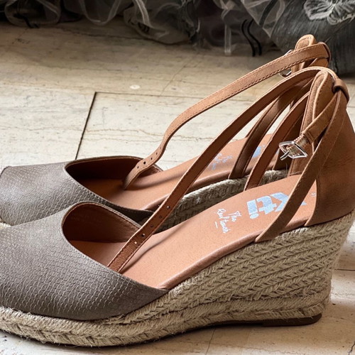 XTI espadrilles new, size 41, multicolor platforms