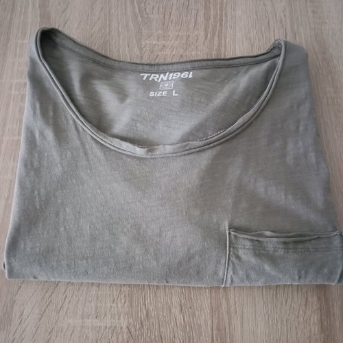Terranova Men's T-shirt size L like new, olive color