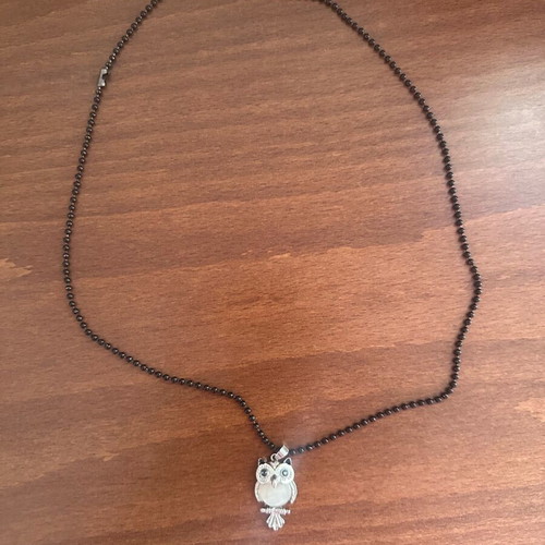Owl necklace like new, multicolored