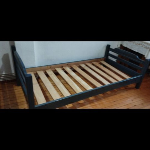 Single bed like new without mattress