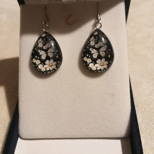 Hippie boho style stainless steel earrings like new, black and white with flowers