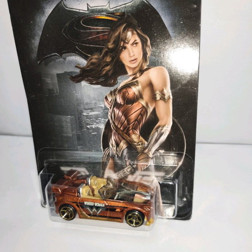 Hot Wheels Diecast DC Superheroes Wonder Woman Tantrum 1:64 New