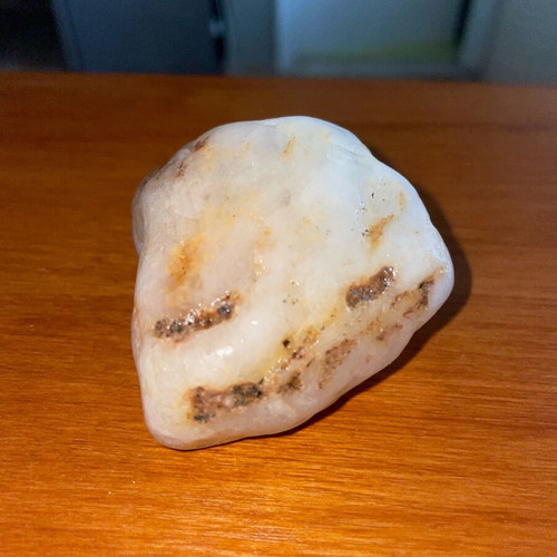 White quartz with natural spots new