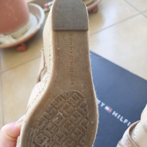 Tommy Hilfiger beige platform sandals like new, size 38