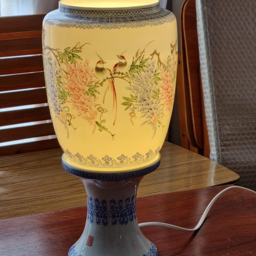 Jingdezhen PRoC porcelain lamp with birds eggshell used