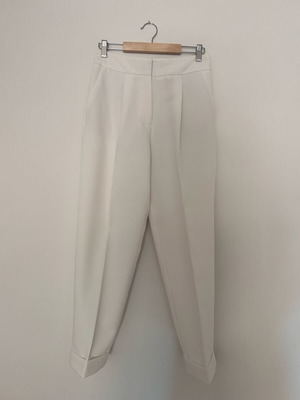 White trousers Zara like new, slightly cropped, size S