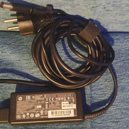 HP PPP009L-E 65W charger like new