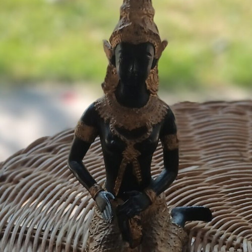 Deity figurines like new with gilded details