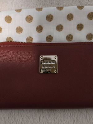 Maria Carla wallet like new, crimson red, cow grain leather