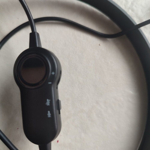 Logitech H151 Headphones with Microphone and 3.5mm Jack like new