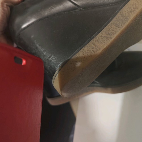 Leather ankle boots size 39 used with platform heel, black
