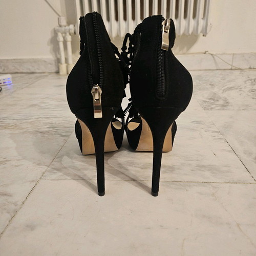 Exe leather sandals with tassels, size 39, like new