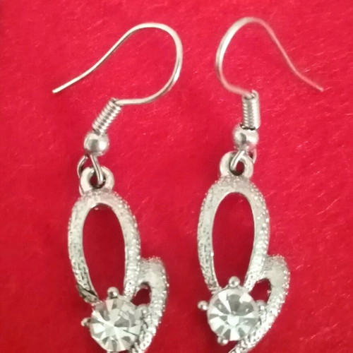 Necklace and matching earrings like new with stone, silver color
