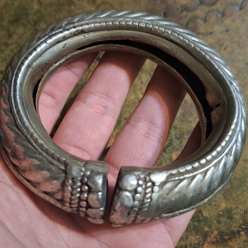 Oriental bracelet used, gray silver
