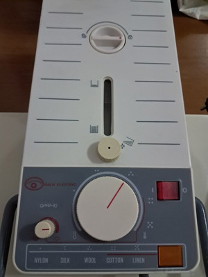 Ironing press