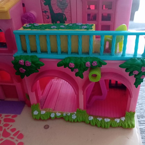 Polly Pocket Petland Hacienda Ranch House playset, vintage 2000 Mattel