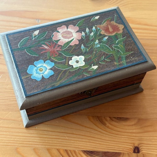 Wooden painted jewelry box "Tanagraia" used