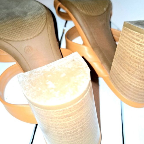 Sante sandals size 40 like new, tan with wooden heel
