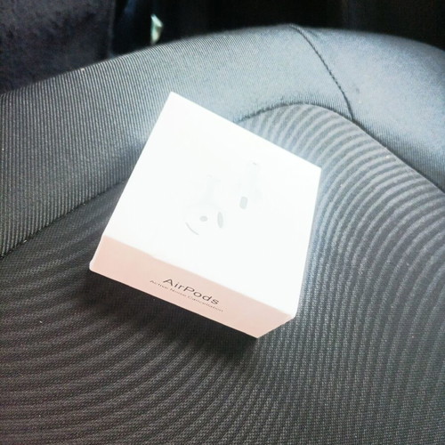 AirPods 4 used, like new with box