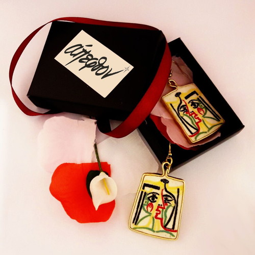 Picasso earrings new with Portrait of Jacqueline theme 7x3.4cm