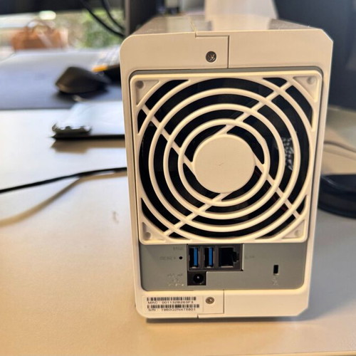 Synology DS220j used, without disks, with power supply