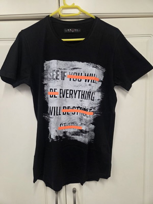 Black men's t-shirt size M like new