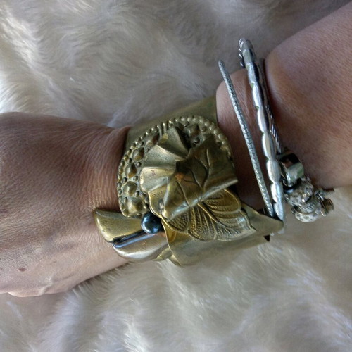 Vintage cuff bracelet handmade, like new, brass with floral designs