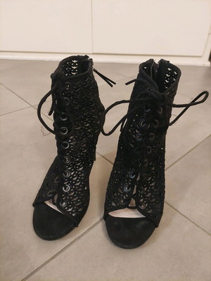 Zara peep-toe pump used, mesh with thin high heel