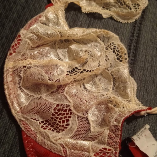 Intimissimi lace bra 75B/C, red and cream