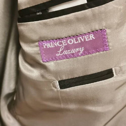 Prince Oliver men's suit size 48 like new, gray