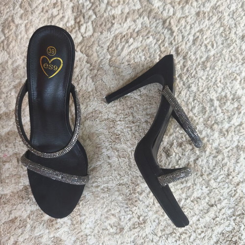 Crystal sandals size 39 like new, black