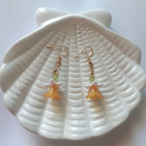 Trumpet of Angels earrings new, multicolored and gold-tone
