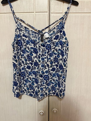 H&M summer top like new, white and blue, size S