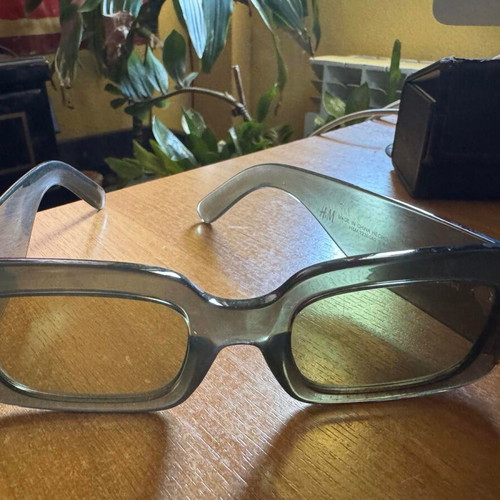 Sunglasses pack of 5 like new, various colors and brands