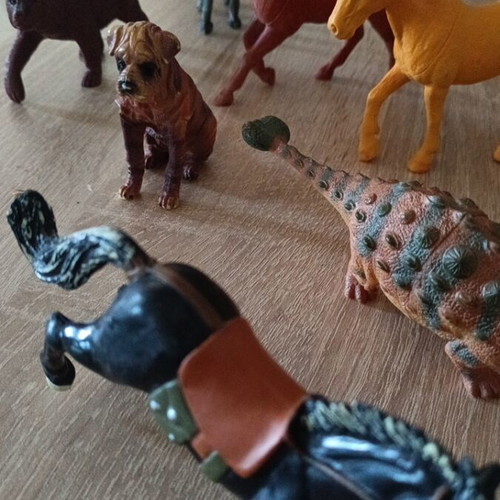 Farm and jungle animal figures used, pack of 15
